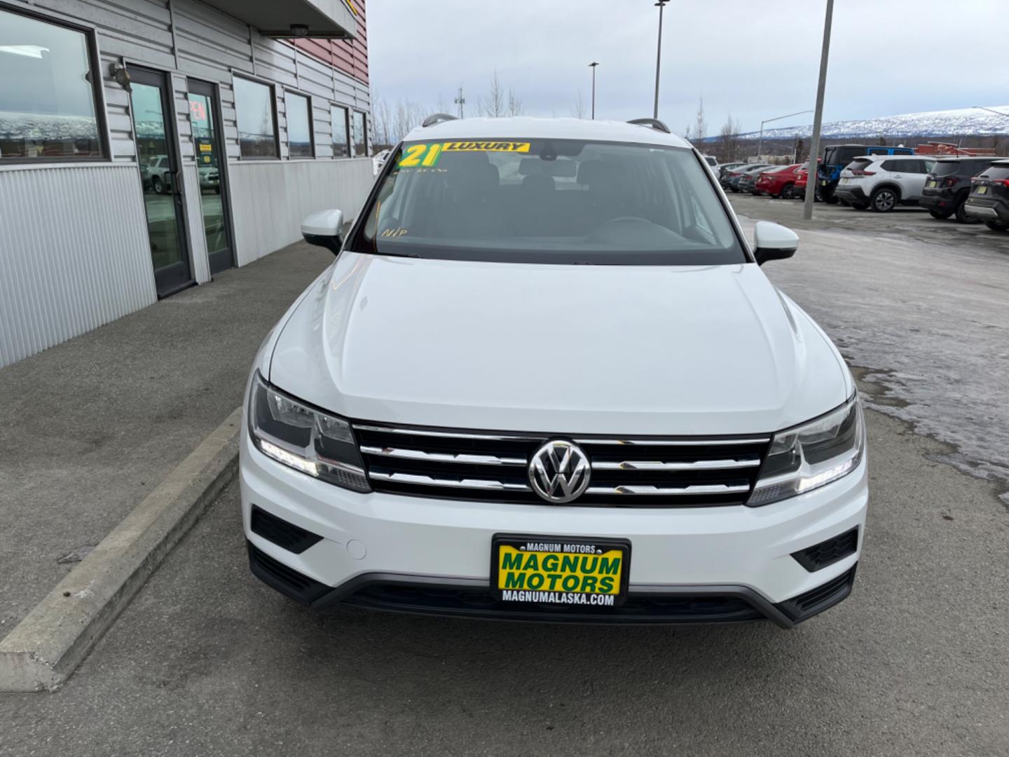 2021 White Volkswagen Tiguan SE 4Motion AWD (3VV2B7AX9MM) with an 2.0L L4 DOHC 16V TURBO engine, 8A transmission, located at 1960 Industrial Drive, Wasilla, 99654, (907) 274-2277, 61.573475, -149.400146 - Photo#7